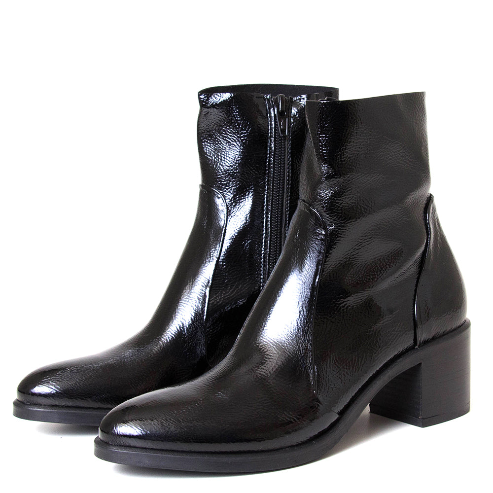 Strategia A5544-T. Women's 2¼ inch heel black leather boot. Made in Italy.