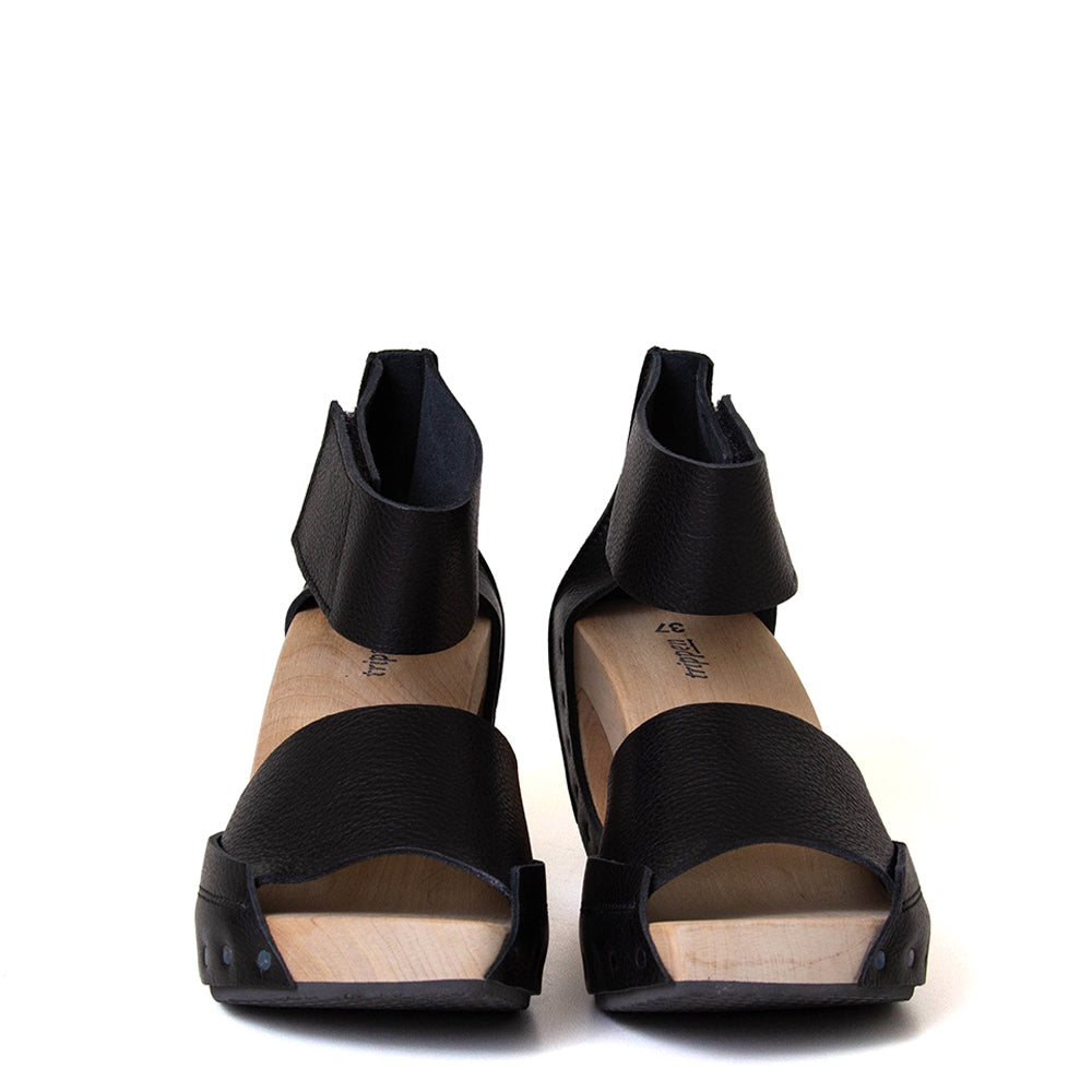 Gust Women's Leather Sandal