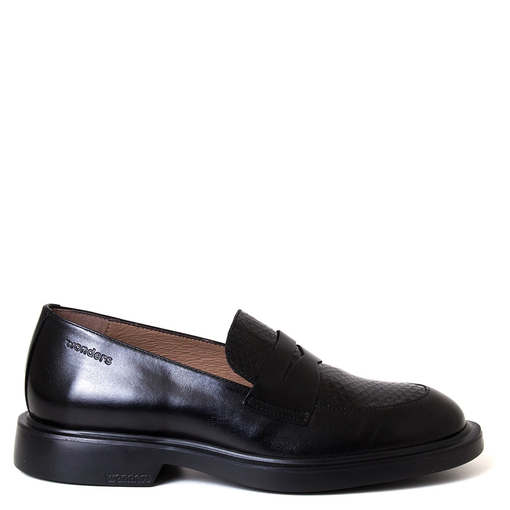 Caceres Women's Leather Loafer