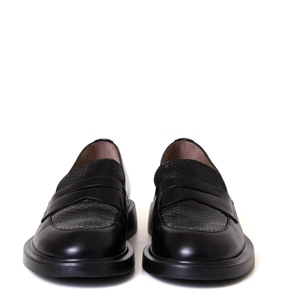 Caceres Women's Leather Loafer