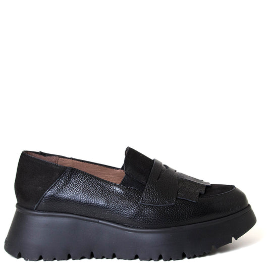 Wonders C-7312 Medianoche. Women's 2" platform black leather loafer.