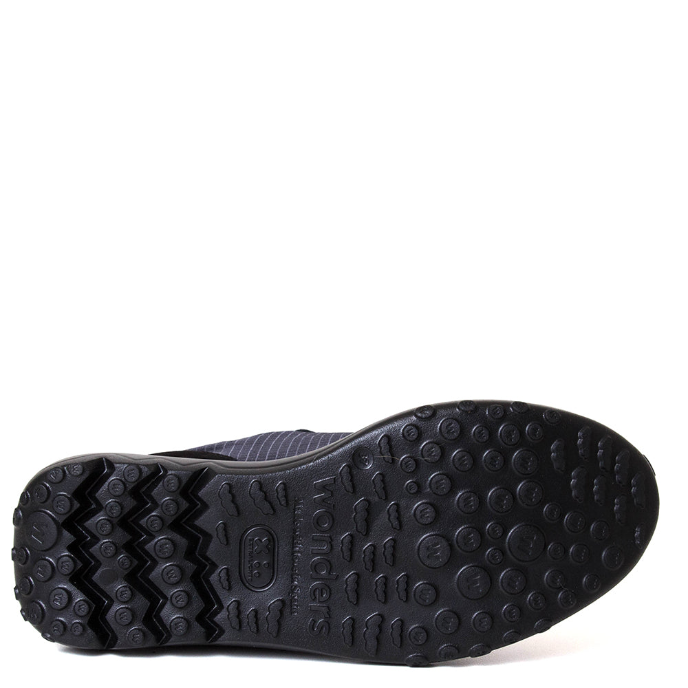 Nebula Women's Leather Sneaker