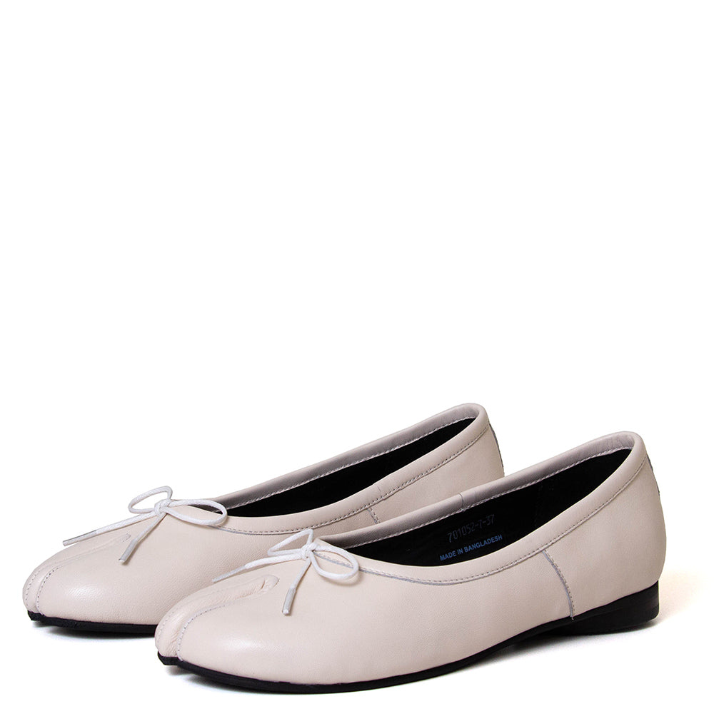 Taeko Women's Leather Ballerina Flat