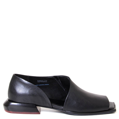 Yuki Women's Leather Sandal