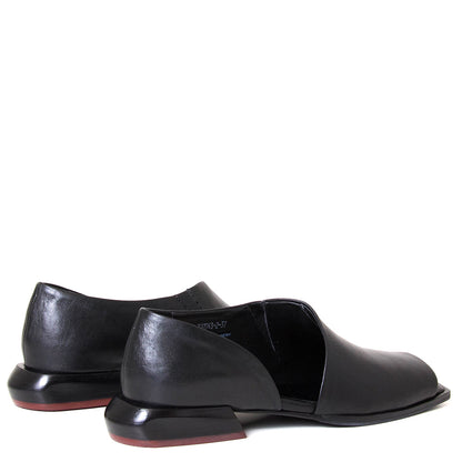 Yuki Women's Leather Sandal