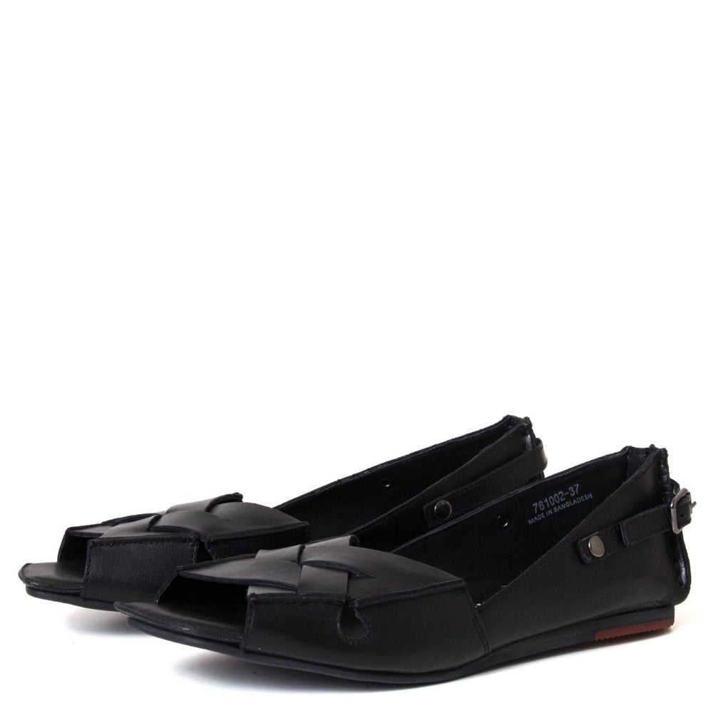 Nari Women's Leather Flat