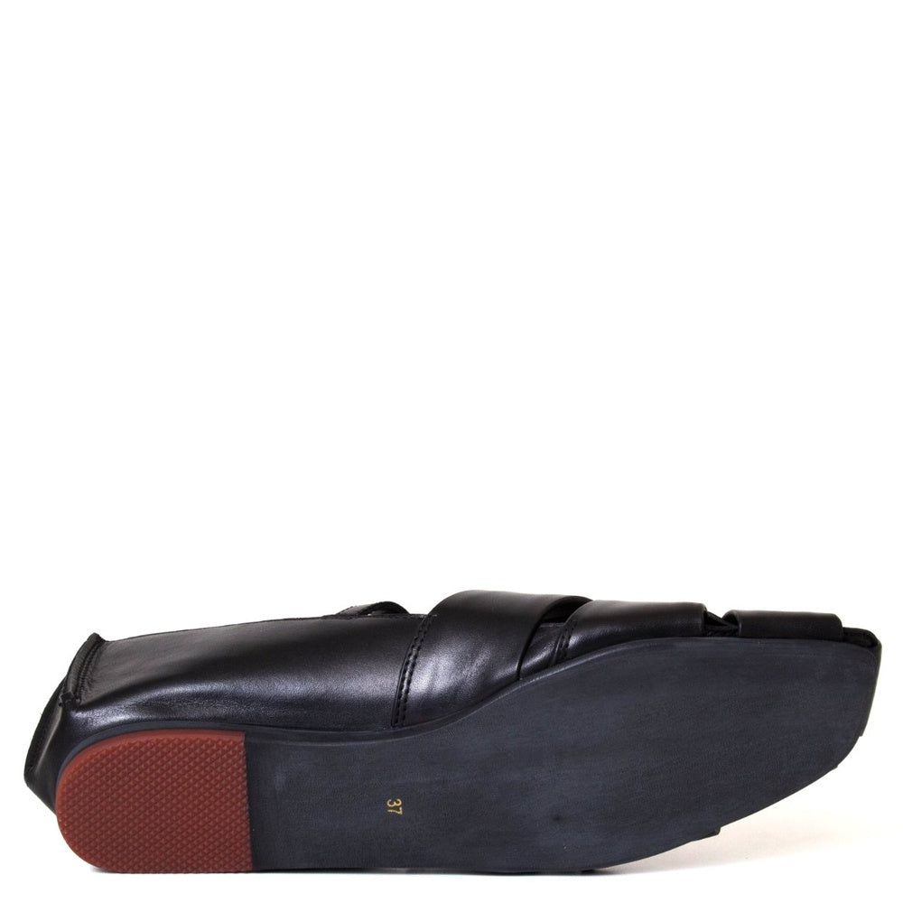 Hana Women's Leather Closed-Toe Sandal