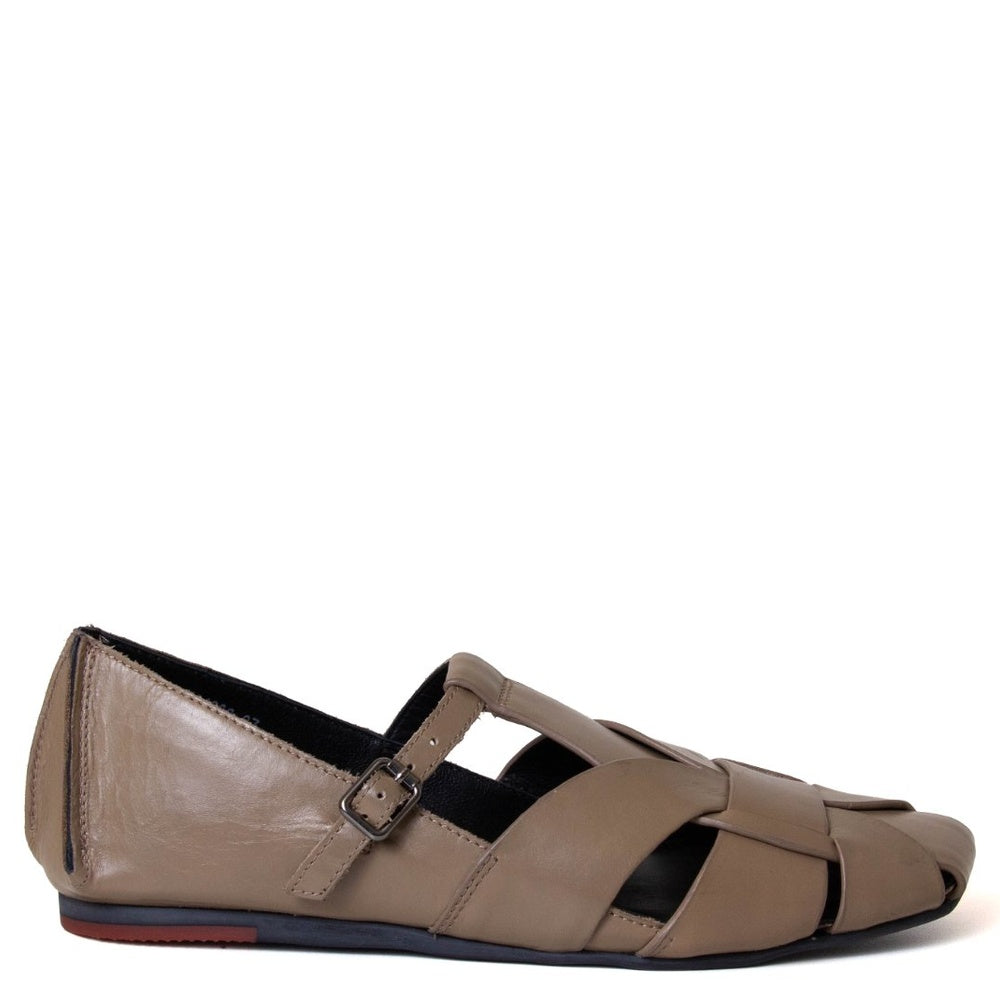 Hana Women's Leather Closed-Toe Sandal