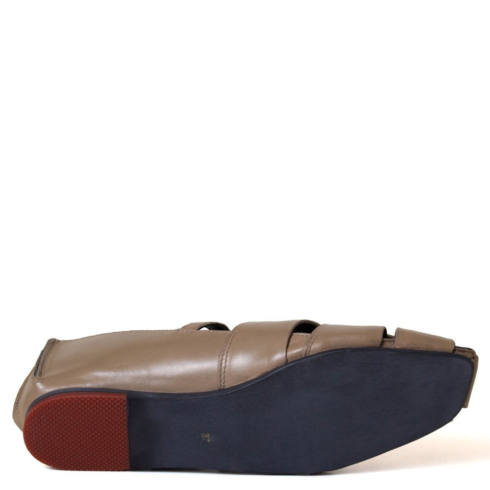 Hana Women's Leather Closed-Toe Sandal