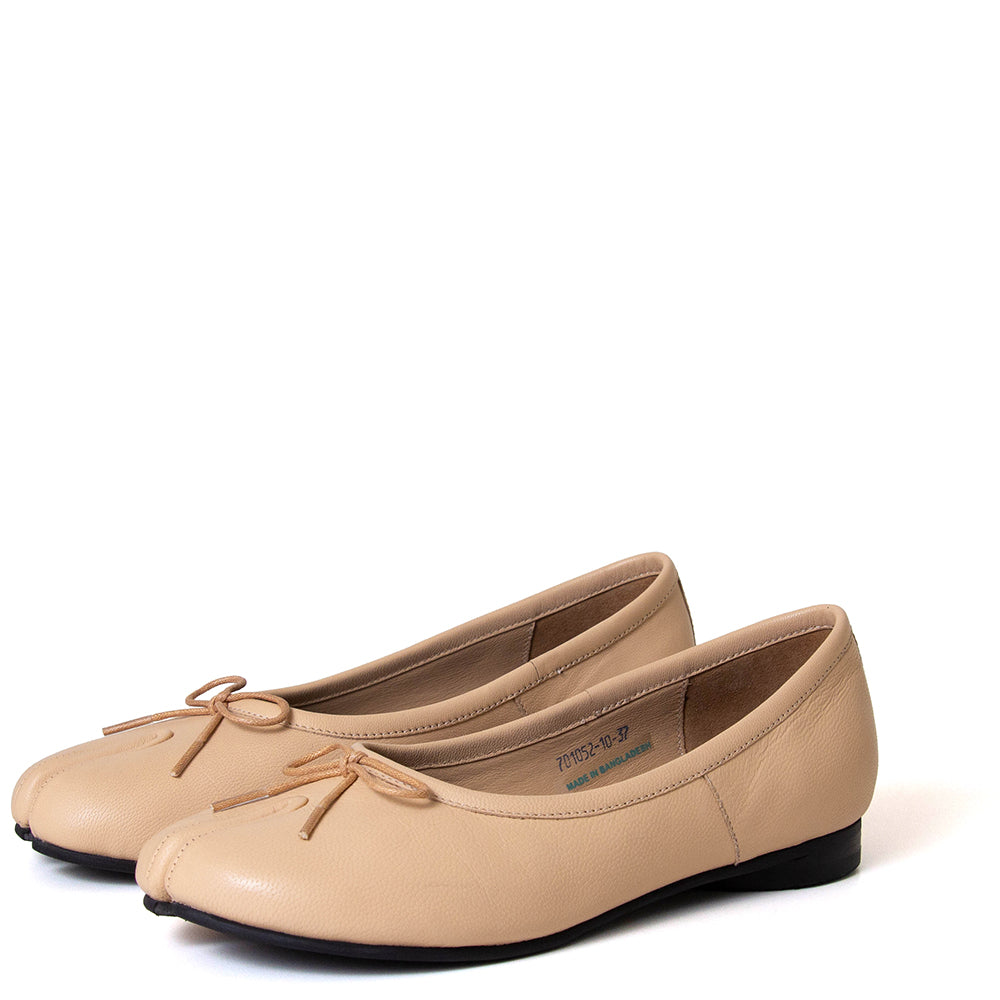 Taeko Women's Leather Ballerina Flat