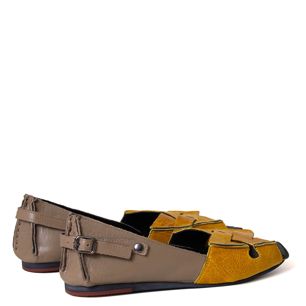 Nari Women's Leather Flat