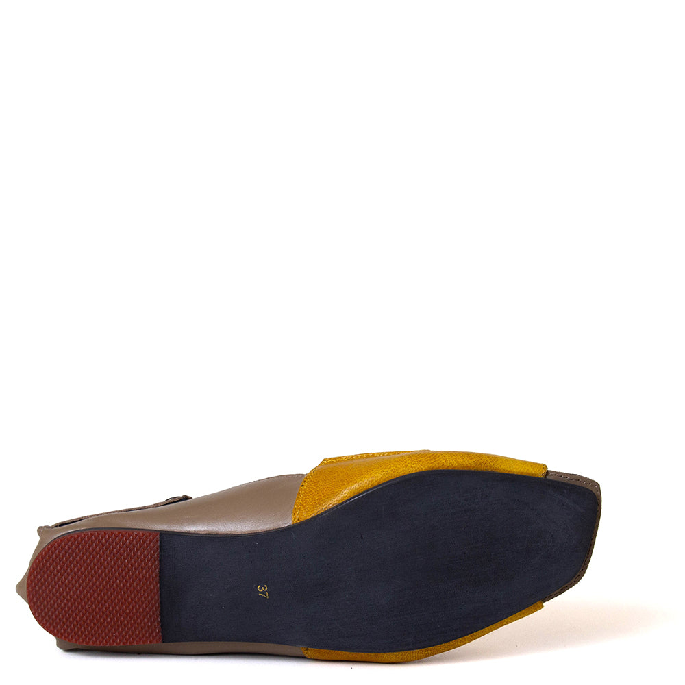 Nari Women's Leather Flat