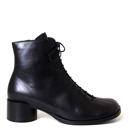 Sora Women's Leather Boot