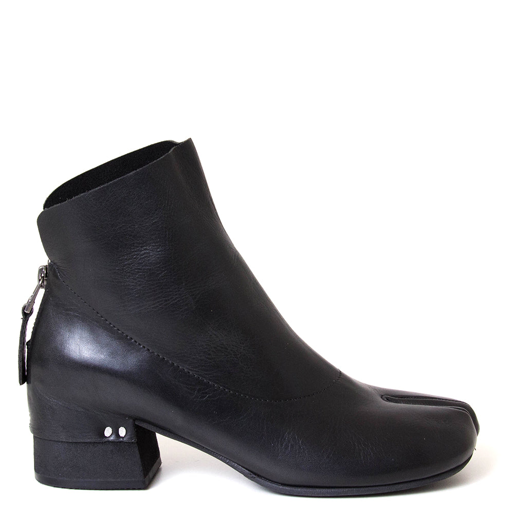 yuko imanishi + 737038-1 Haku. Women's 1¾" heel split toe leather ankle boot. 