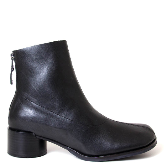 yuko imanishi + 747042 Zaki. Women's 1¾ inch heel black leather boot.