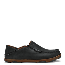 Olukai Moloa. Men's slip-on shoe in black waxed nubuck leather. Side view.