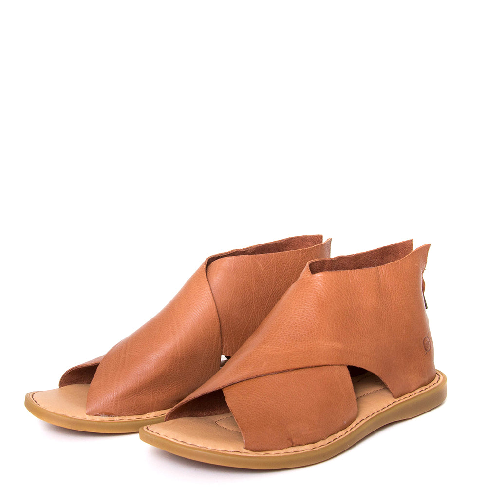 Born Iwa. Women's sandal in brown leather with back zipper entry. 3/4 pair view.