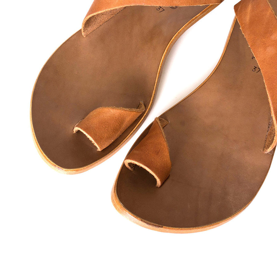 Cydwoq Thong , Hillary Sandal Tan leather single strap and toe ring. Made in California. Top view, pair.