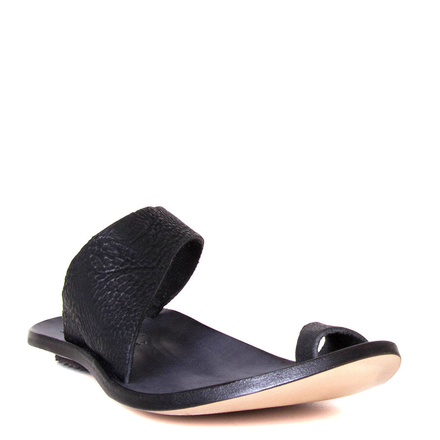 Cydwoq Thong , Hillary Sandal Black leather single strap and toe ring. Made in California. Front view.