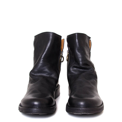 Fiorentini + Baker Elf. Men's side zip boot in black Italian leather. 1⅛-inch heel made in Italy. Front view.