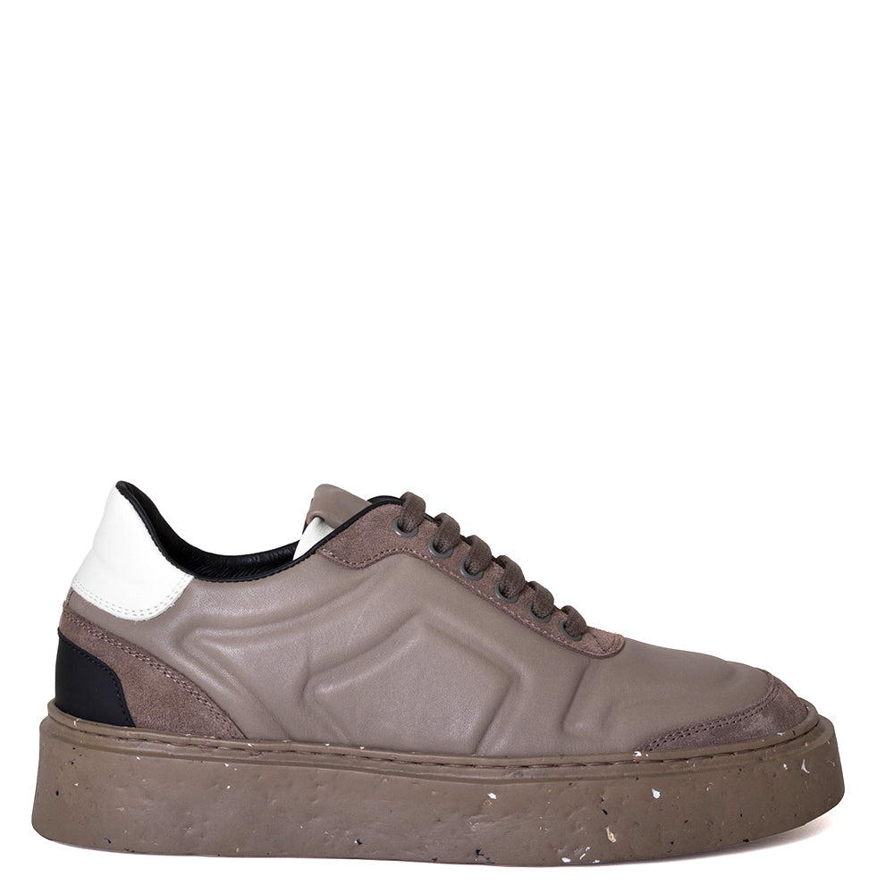 OA non-fashion A55 Kayla. Women's sneaker in brown leather.