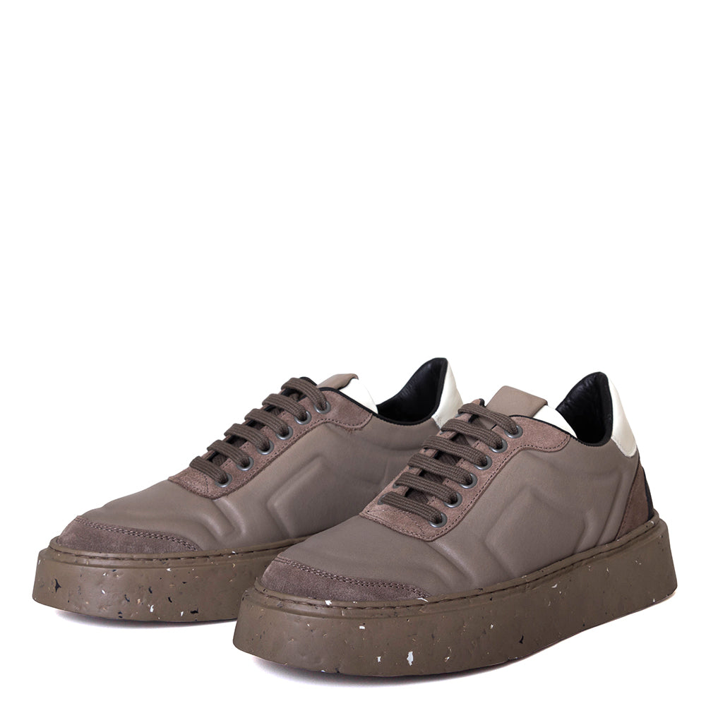 OA non-fashion A55 Kayla. Women's sneaker in brown leather.