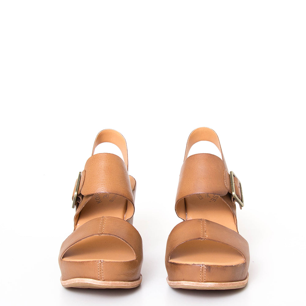 Kork-Ease San Carlos. Women's platform wedge sandal in brown leather. Front pair view.