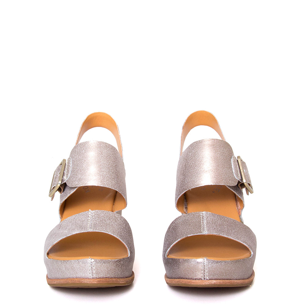 Kork-Ease San Carlos. Women's platform wedge sandal in gold leather. Front pair view.