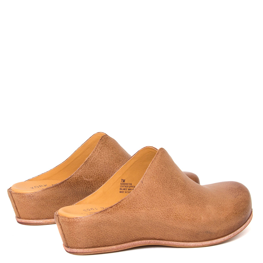 Kork-Ease Para. Women's wedge mule in brown terra leather. Heel Height: 1 1/2 Inches and Wedge Height: 1/2 Inch Back view.