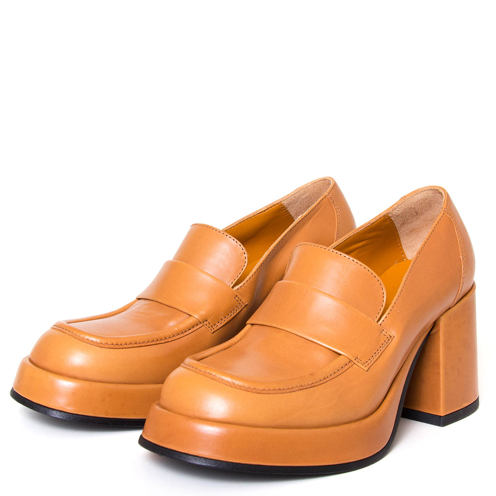 Lemare 4058 Felicia. Women's 3 inch pump in yellow leather. Made in Italy. 3/4 view.