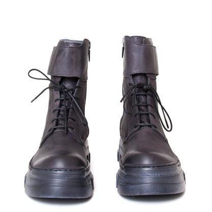 Lofina 1001 in Gas Londra. Women's  2⅛-inch platform combat boot. Made in Italy. Front view.