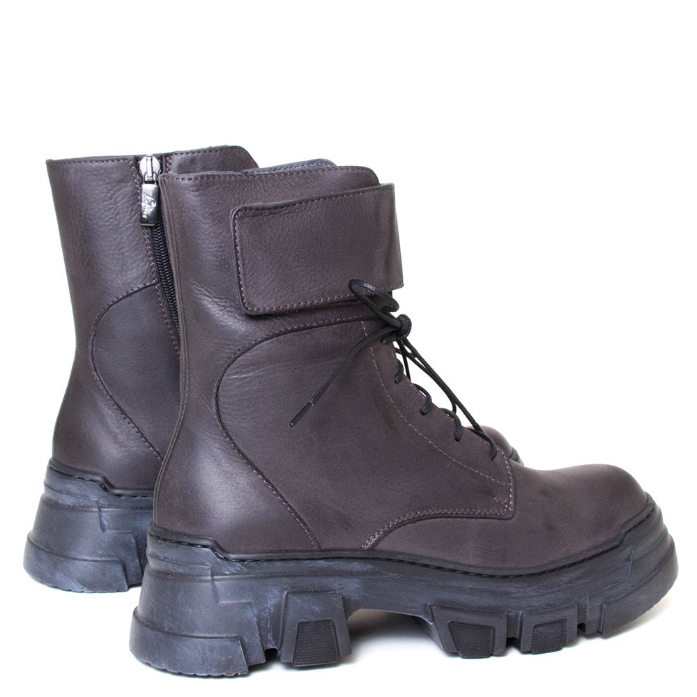 Lofina 1001 in Gas Londra. Women's  2⅛-inch platform combat boot. Made in Italy. Back view.