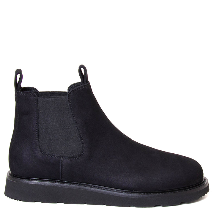 OA non-fashion A08. Women's Chelsea boot in black nubuck. Made in Italy. Side view.
