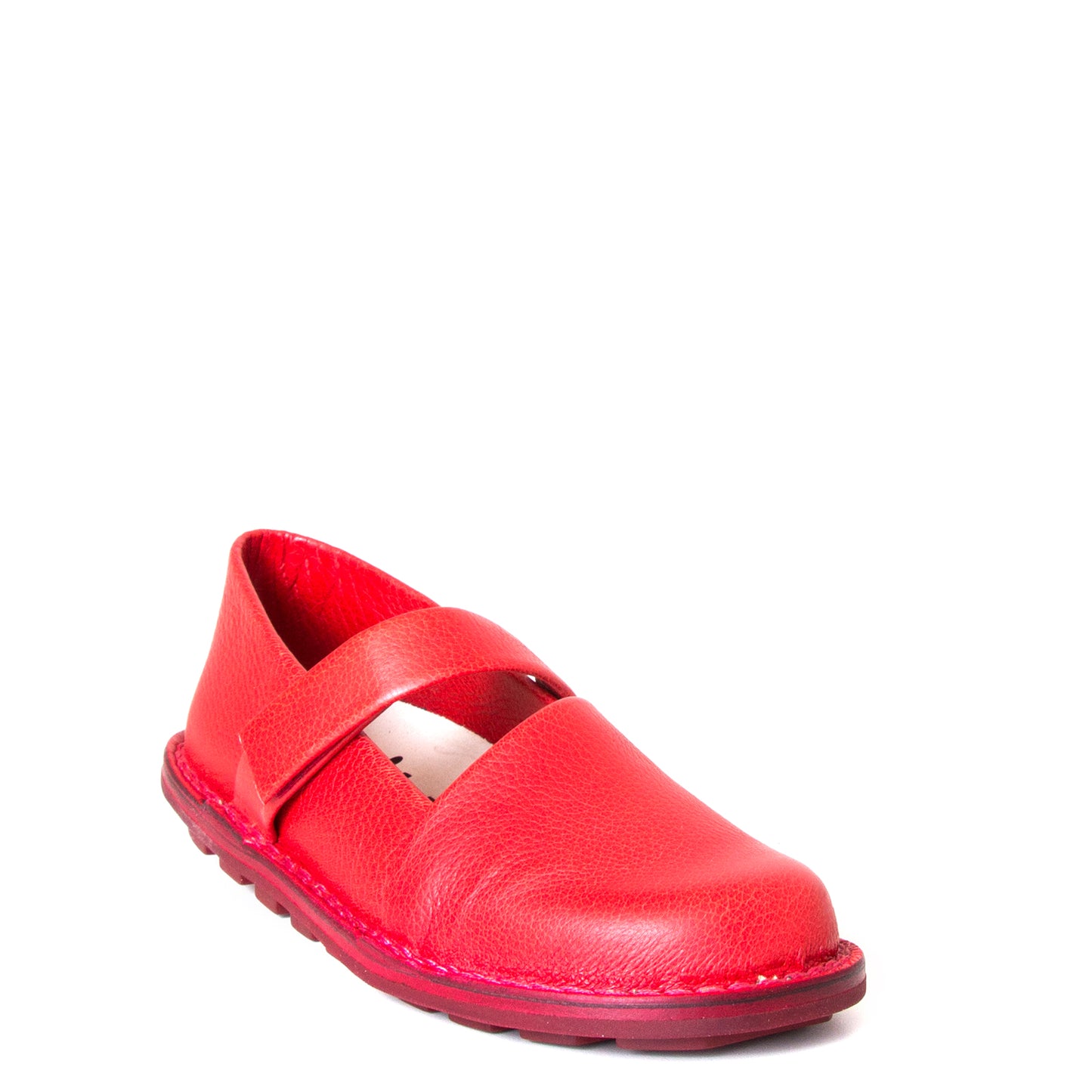 Trippen Ahead. Women's shoes in Red leather, Velcro strap, Mary Janes style. Anatomical footbed for comfort, flexible rubber sole. Made in Germany. Front view.