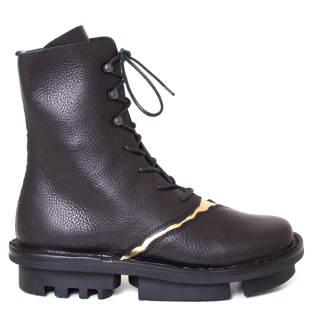 Trippen Kintsugi. Women's platform combat ankle boot in black leather. Made in Germany. Side view.